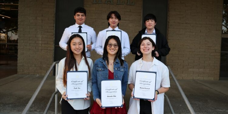La Mirada Community Foundation Awards Scholarships