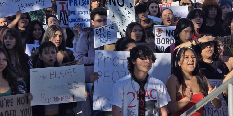 LMHS Students Stage “Blackout” Walkout in Student-Led Civic Demonstration