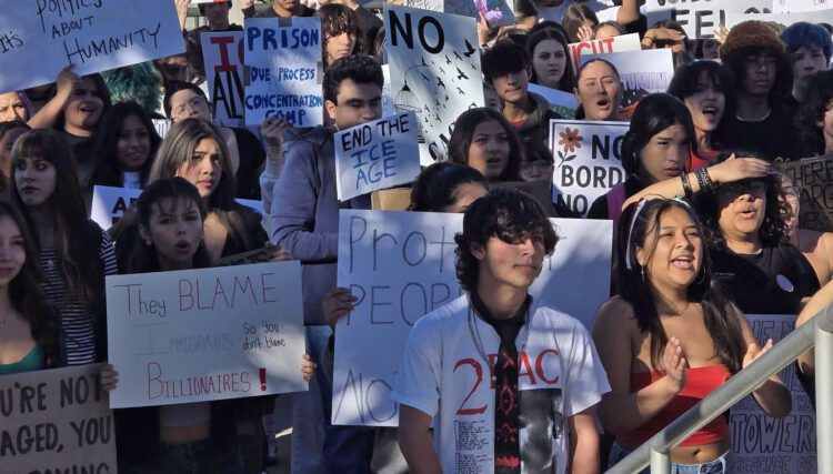 LMHS Students Stage “Blackout” Walkout in Student-Led Civic Demonstration