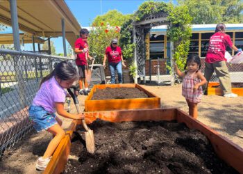 Love La Mirada Volunteers Transform Garden at Dulles Elementary