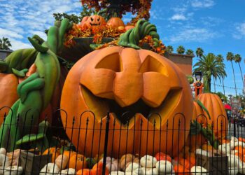 From Spooky to Scary: Knott’s Rolls Out Halloween Fun for Every Age