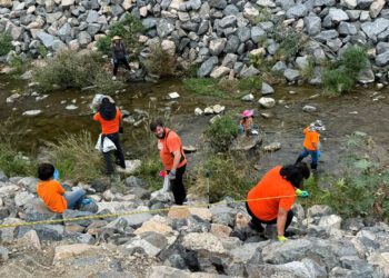 Volunteers Tackle Coyote Creek for California Coastal Cleanup Day
